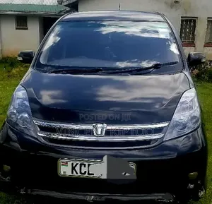 Toyota ISIS 1.8 Platana 2008 Black