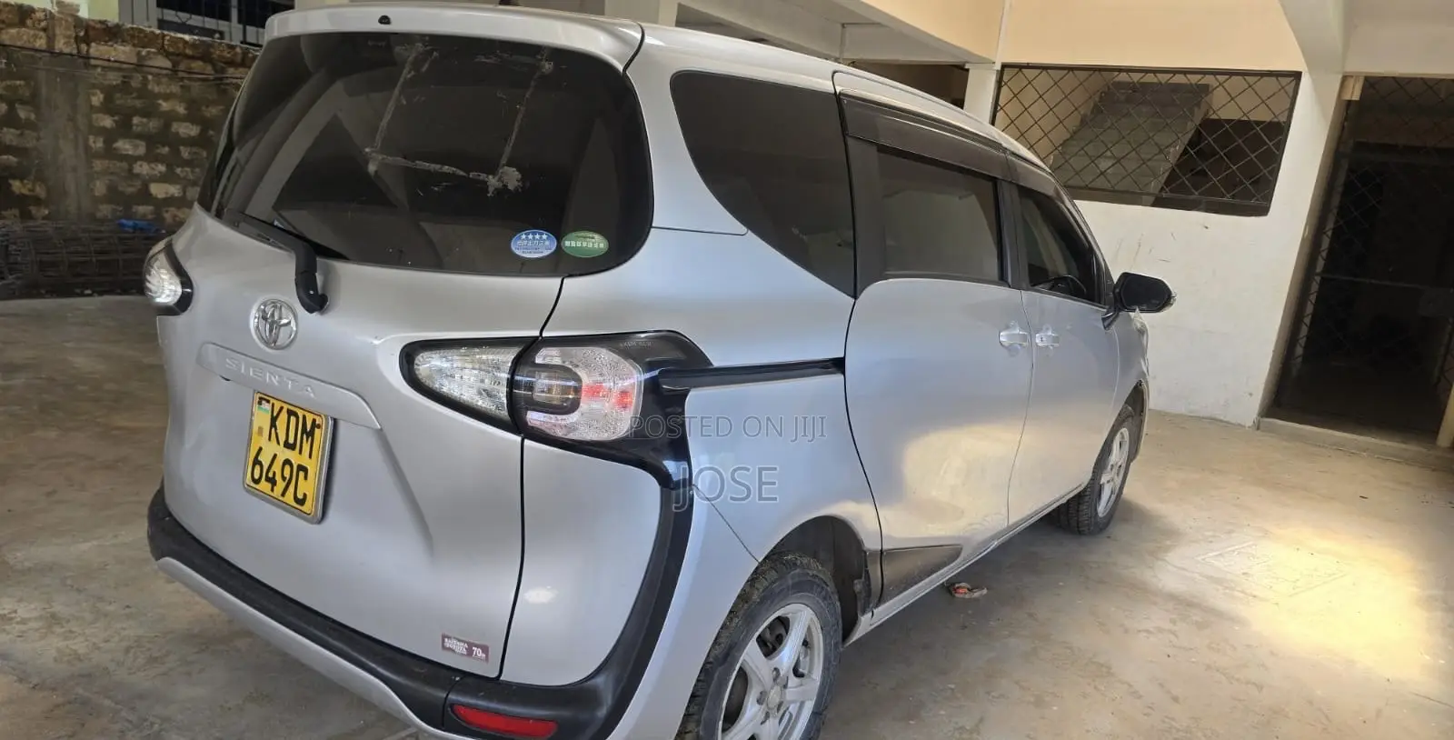 Toyota Sienta 2016 Silver