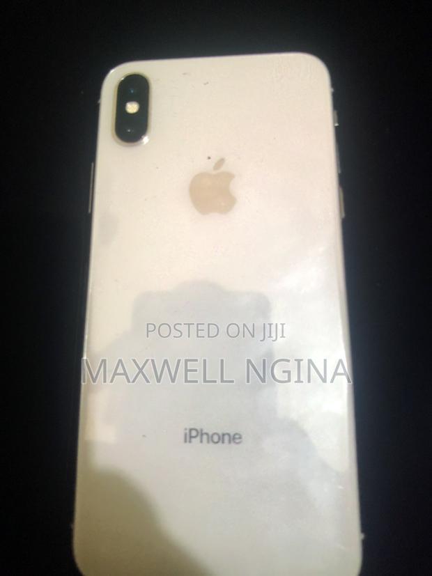 Apple iPhone X 256 GB White - main view
