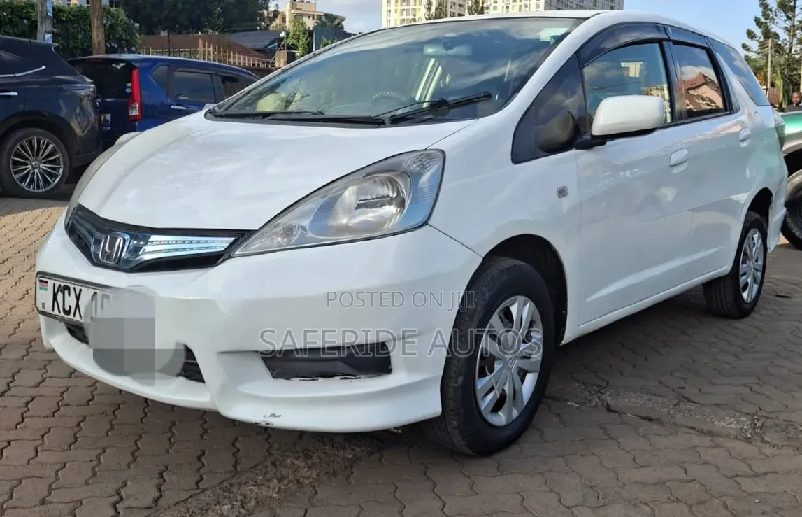 Honda Fit Shuttle 2012 White