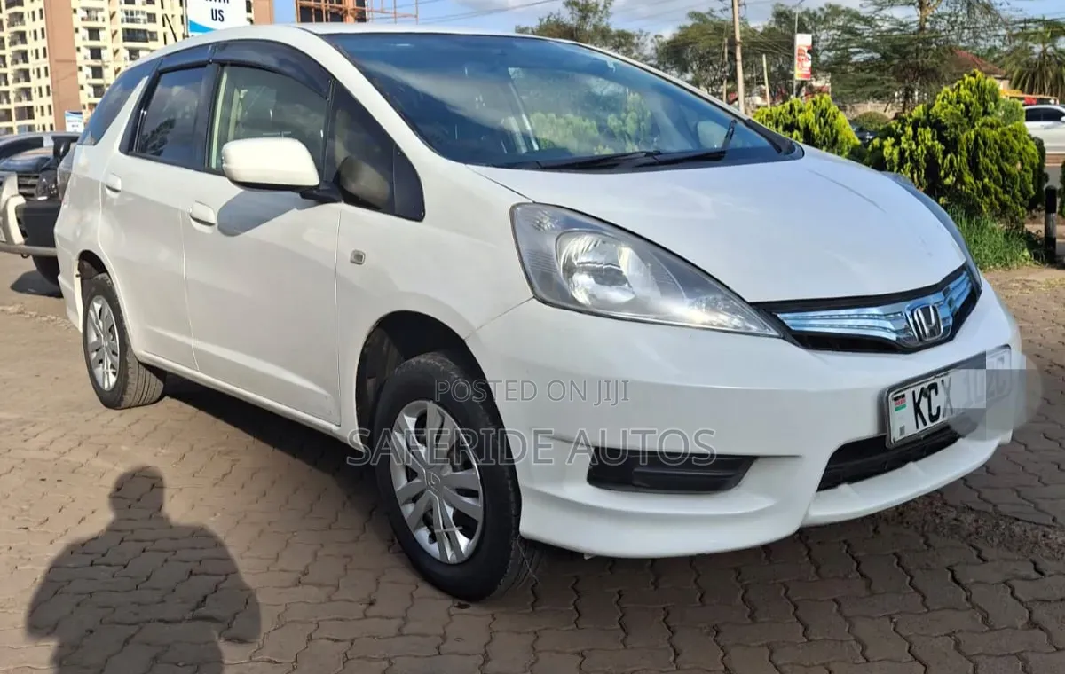 Honda Fit Shuttle 2012 White
