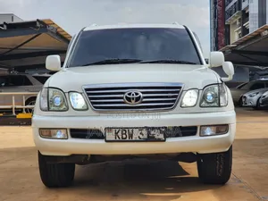 Toyota Land Cruiser 2006 White
