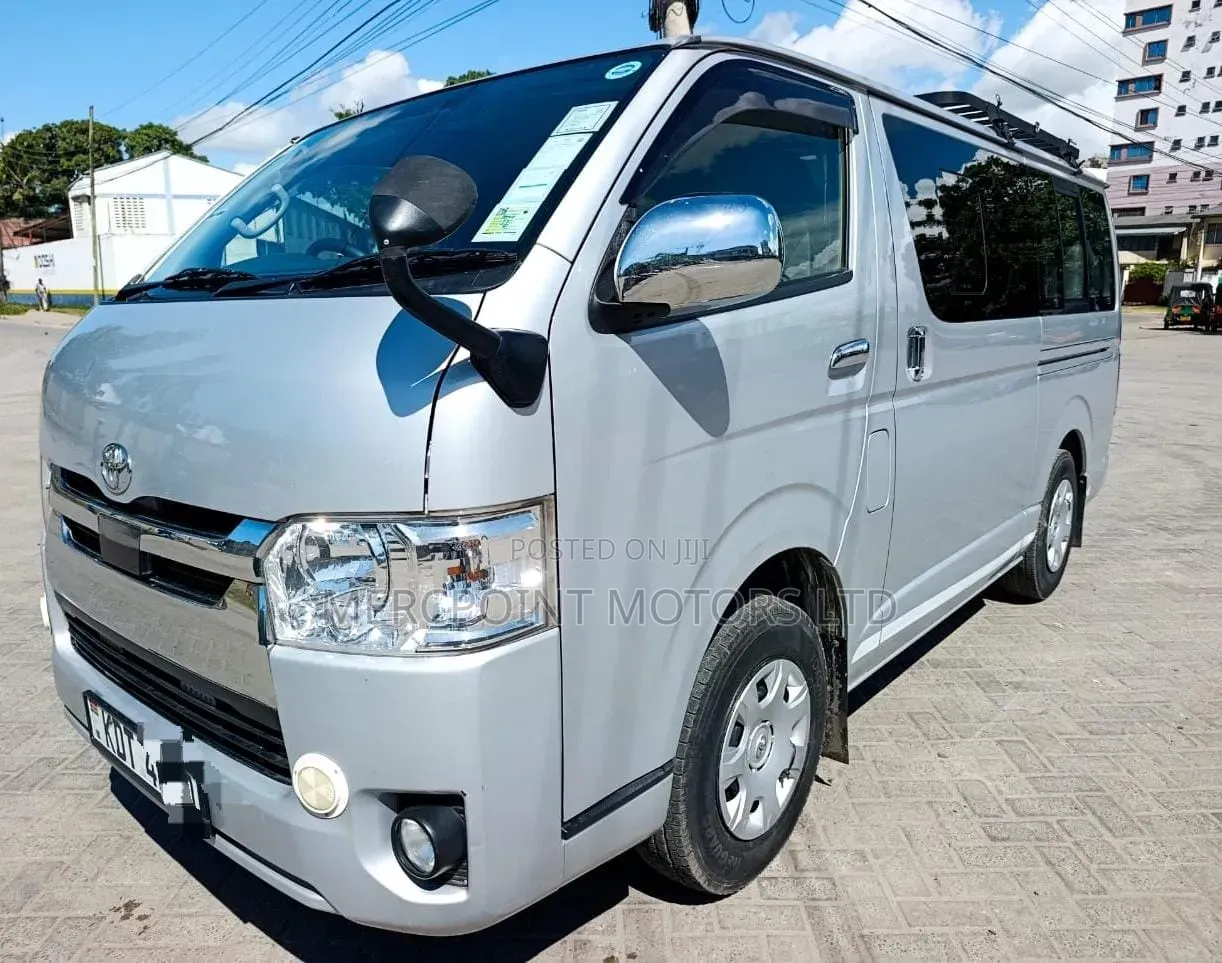 Toyota HiAce 2018 Silver