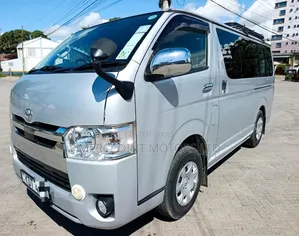 Toyota HiAce 2018 Silver