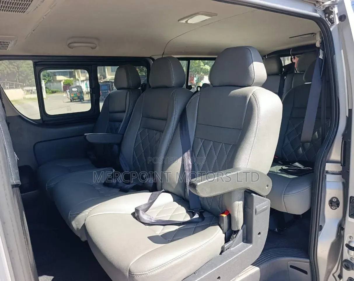 Toyota HiAce 2018 Silver