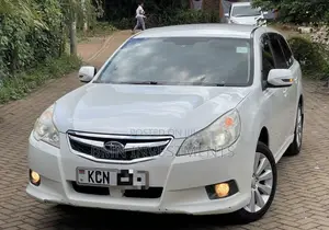 Subaru Legacy 2.5i Premium 2010 White