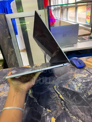 Laptop Apple MacBook Pro 2017 8GB Intel Core i5 SSD 256GB
