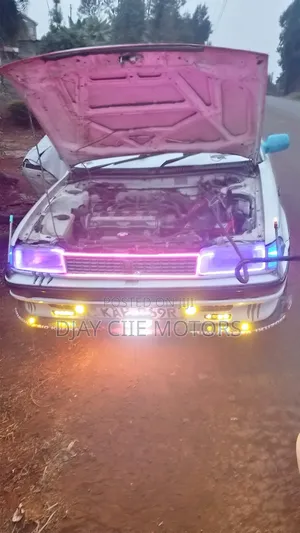 Toyota Corolla 1999 White