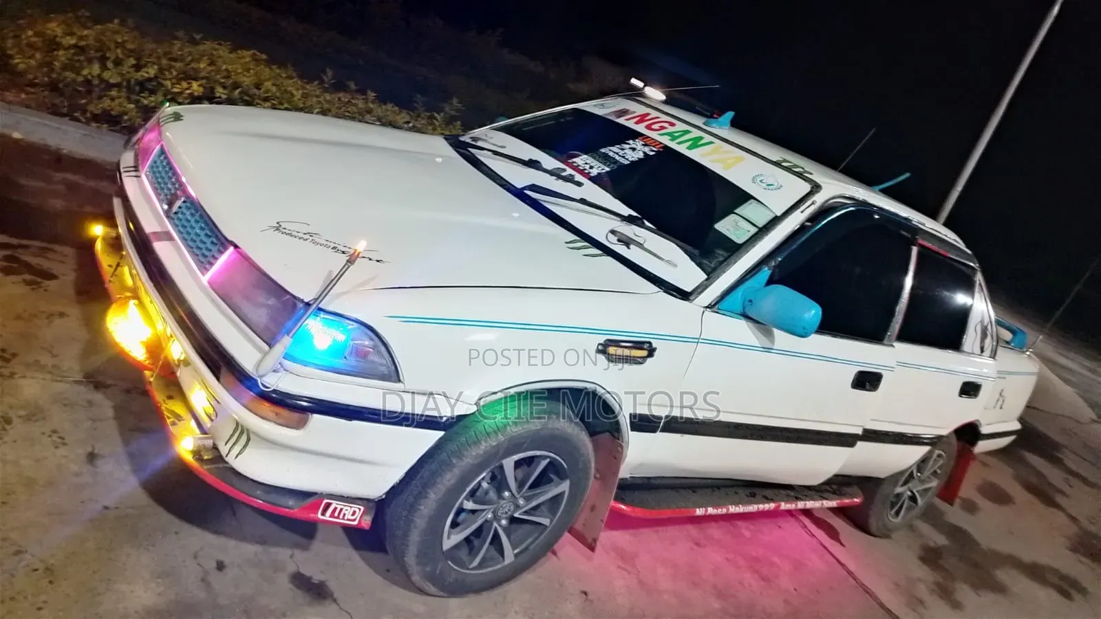 Toyota Corolla 1999 White
