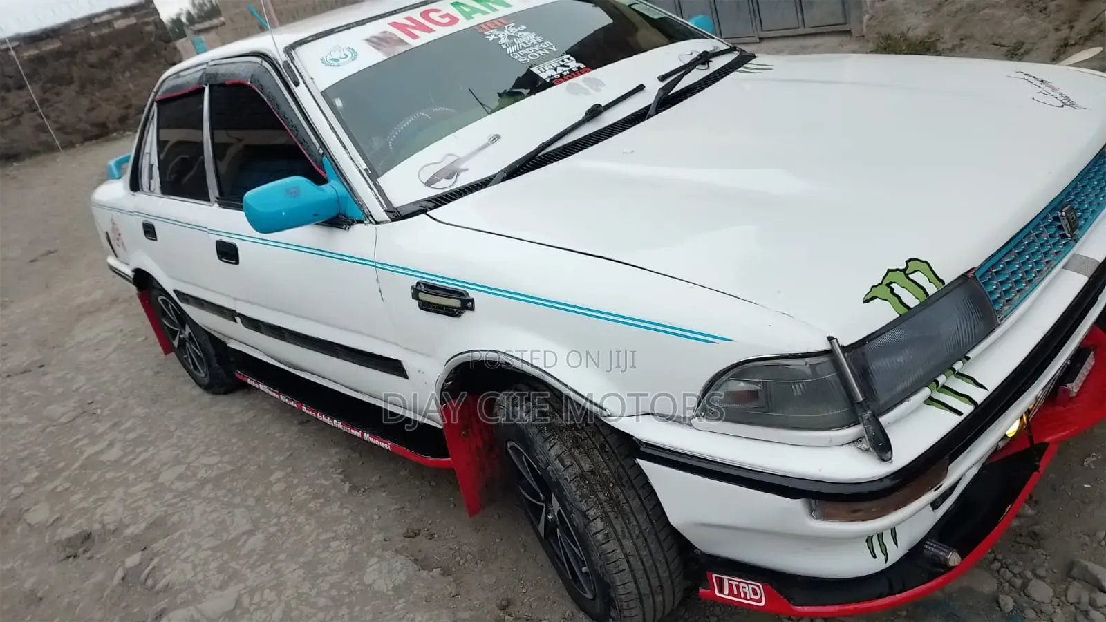 Toyota Corolla 1999 White
