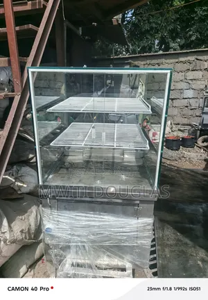 Impressive Shinny Cake Display