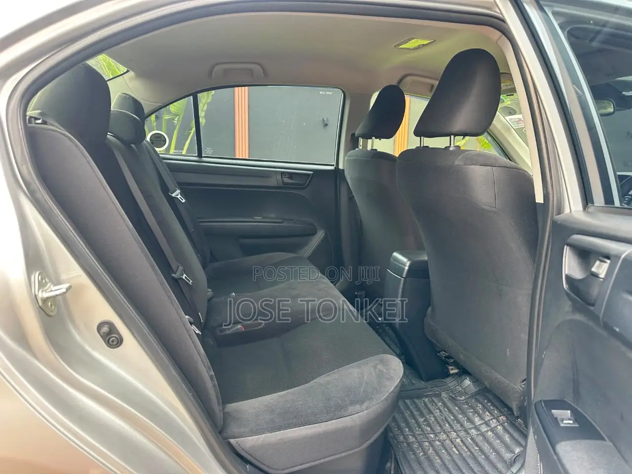 Toyota Axio 1.5 Hybrid 2WD 2018 Silver