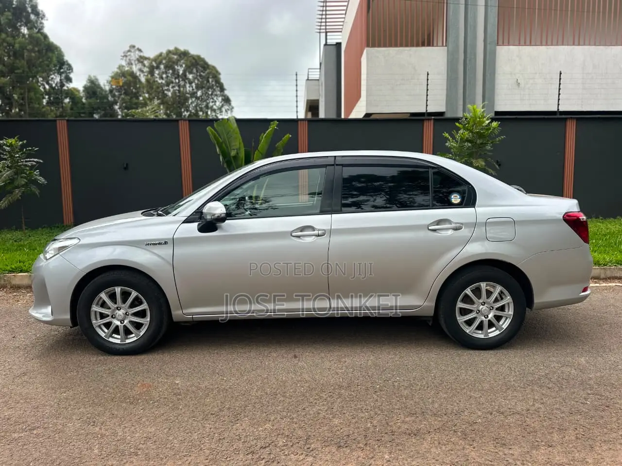 Toyota Axio 1.5 Hybrid 2WD 2018 Silver