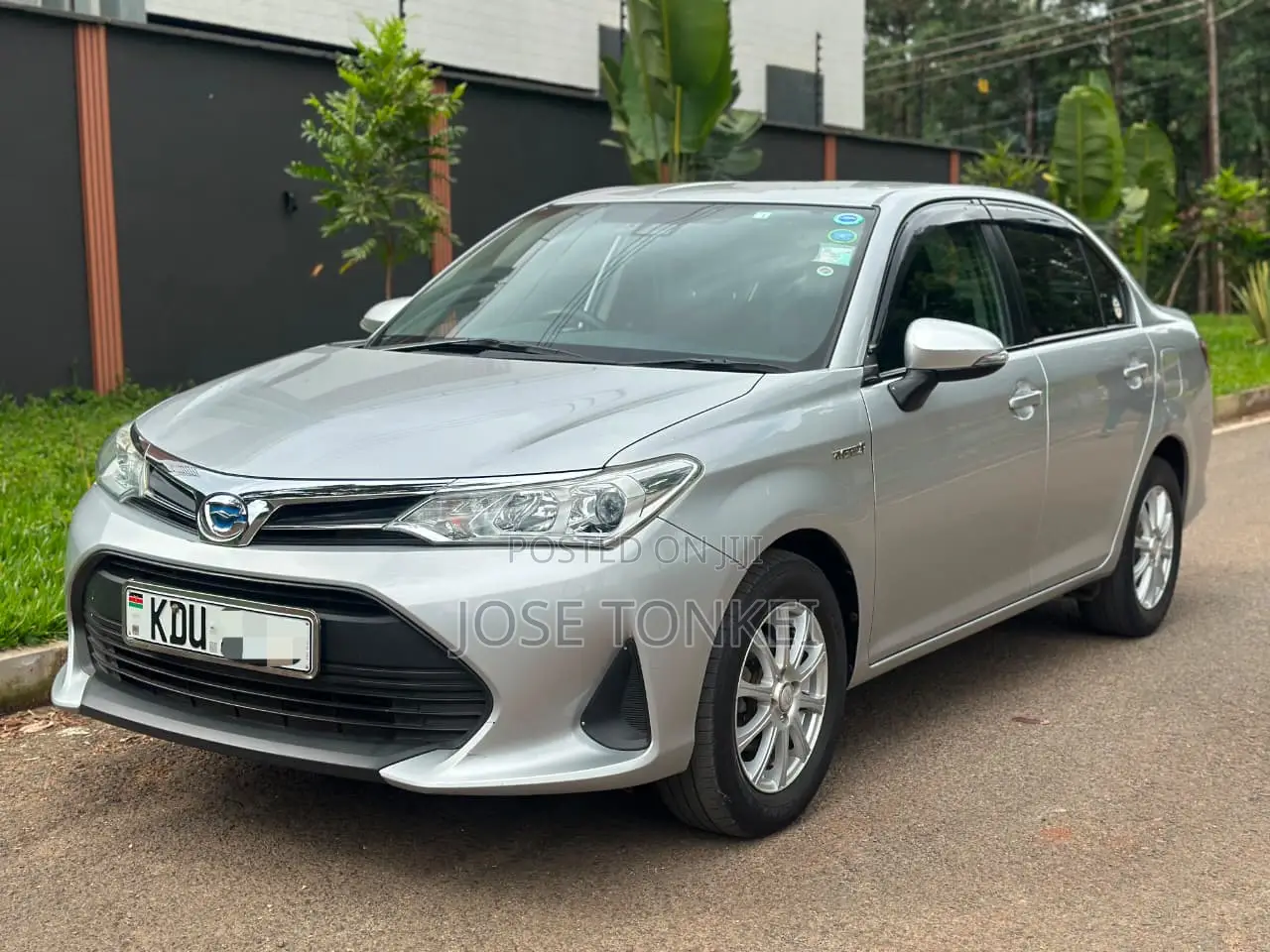 Toyota Axio 1.5 Hybrid 2WD 2018 Silver