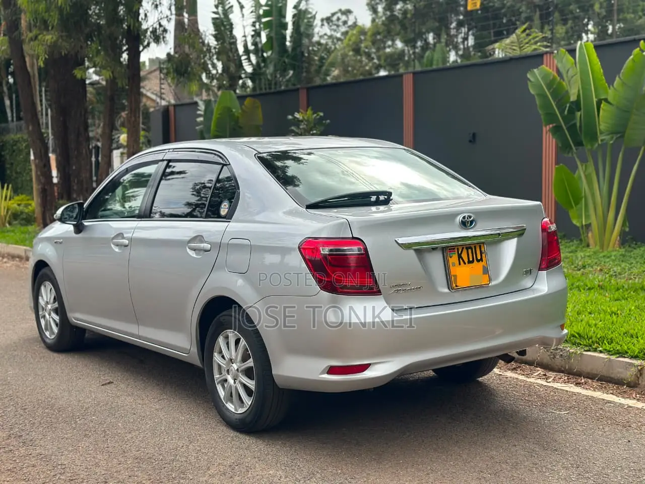 Toyota Axio 1.5 Hybrid 2WD 2018 Silver