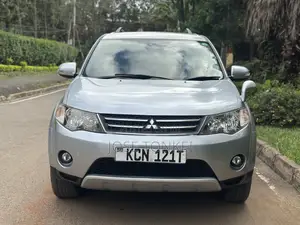 Mitsubishi Outlander 2010 Silver