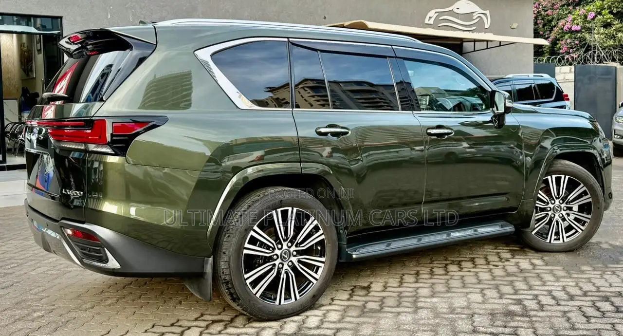 Lexus LX 600 2022 Green