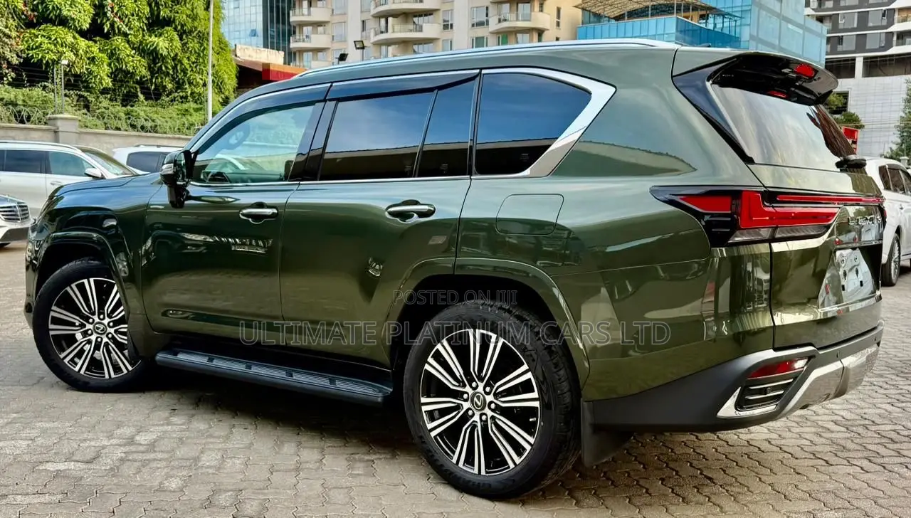 Lexus LX 600 2022 Green