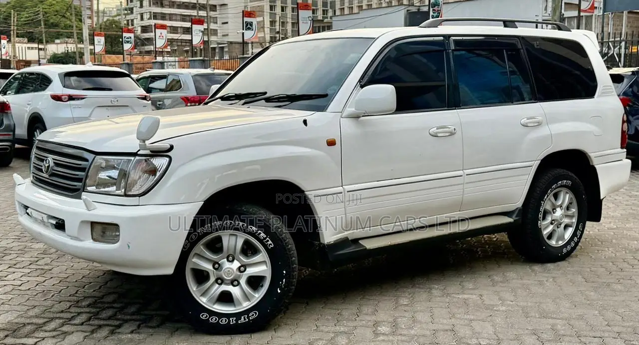 Toyota Land Cruiser 2004 White