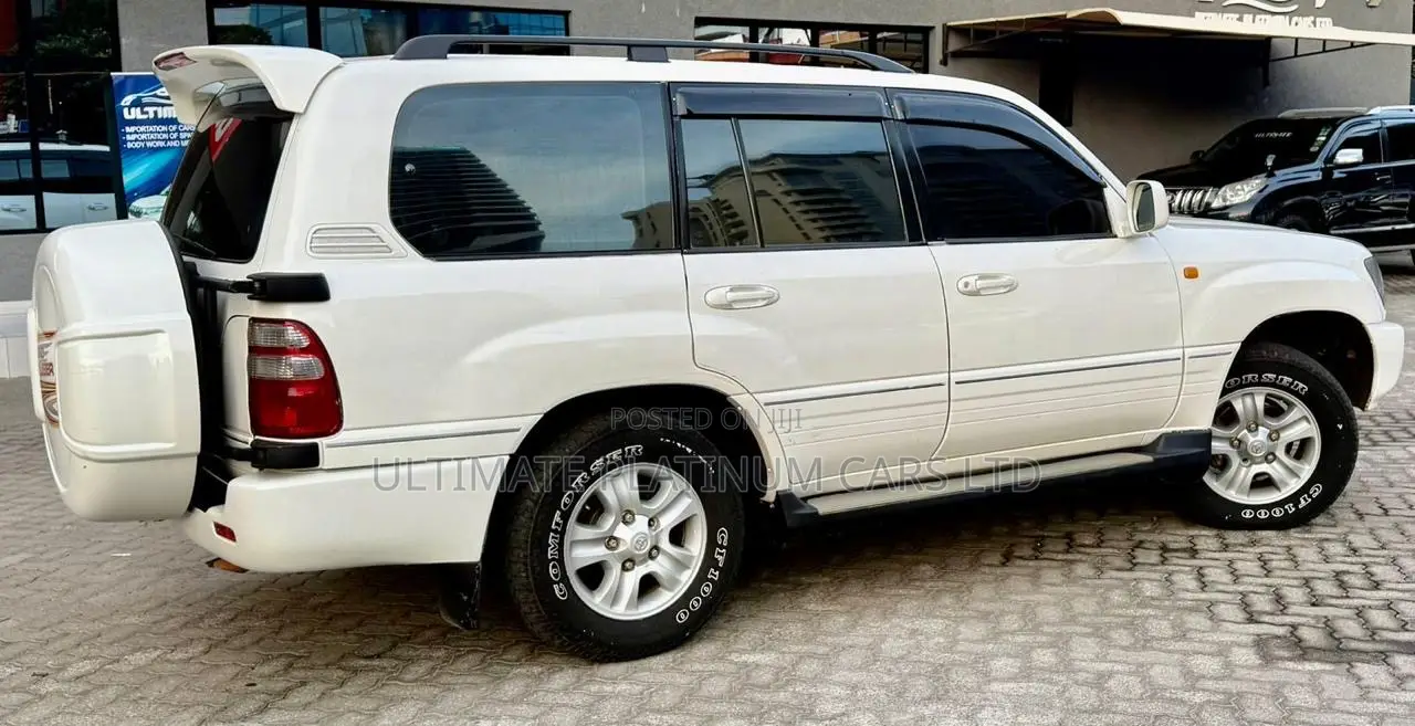 Toyota Land Cruiser 2004 White