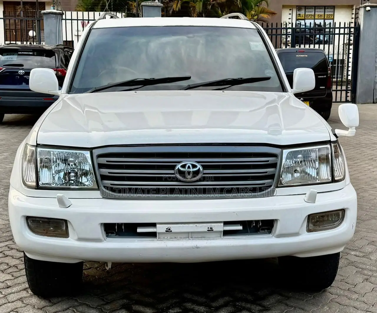 Toyota Land Cruiser 2004 White