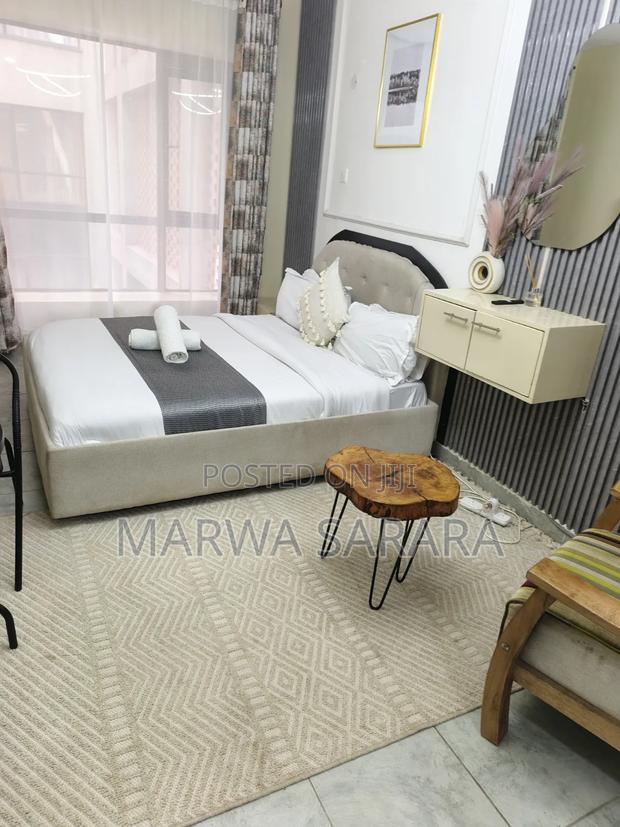 Elegant Studio Airbnb Near Easa (Aviation)