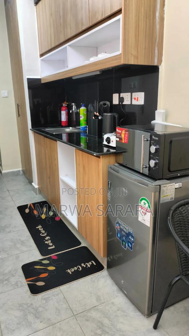 Elegant Studio Airbnb Near Easa (Aviation) - thumbnail 11