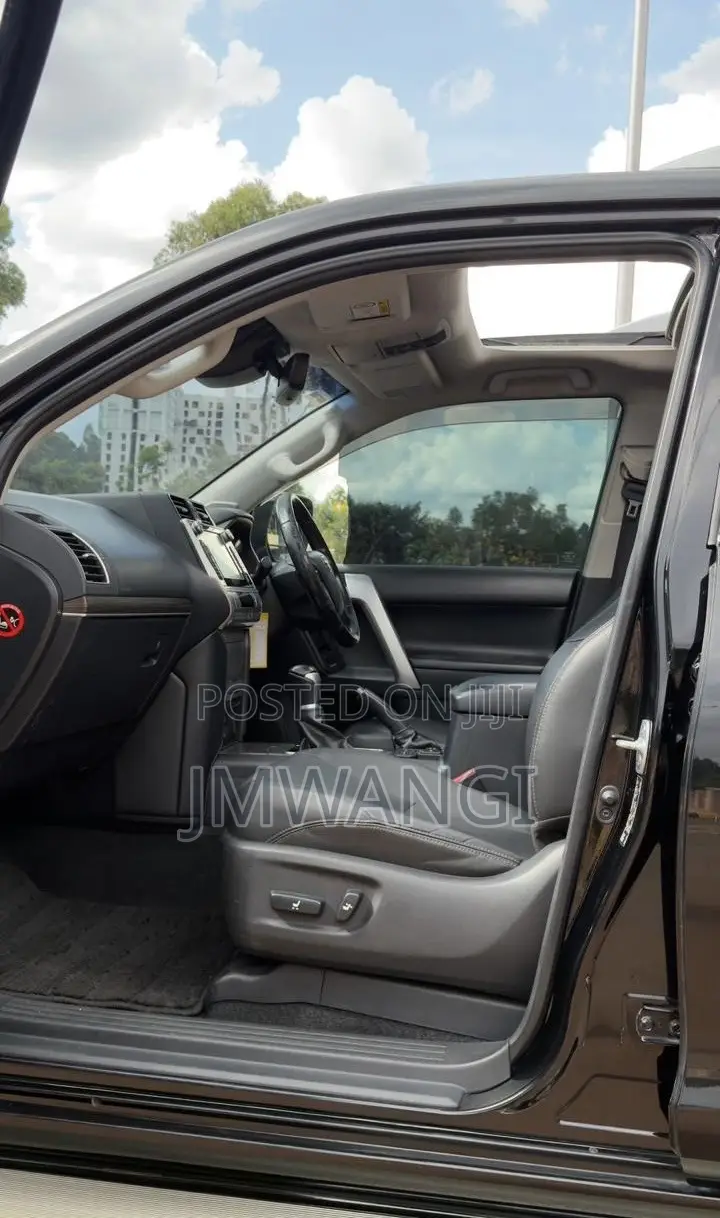 Toyota Land Cruiser Prado 2.8 2020 Black