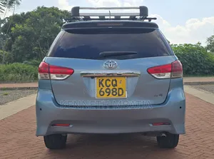 Toyota Wish 2011 Blue