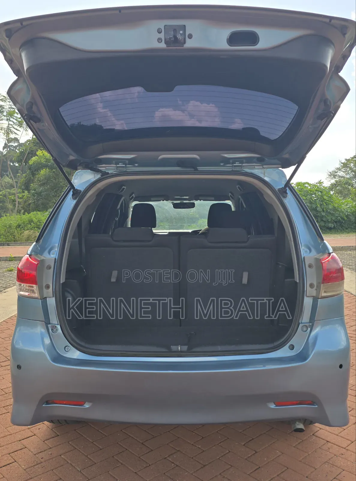 Toyota Wish 2011 Blue