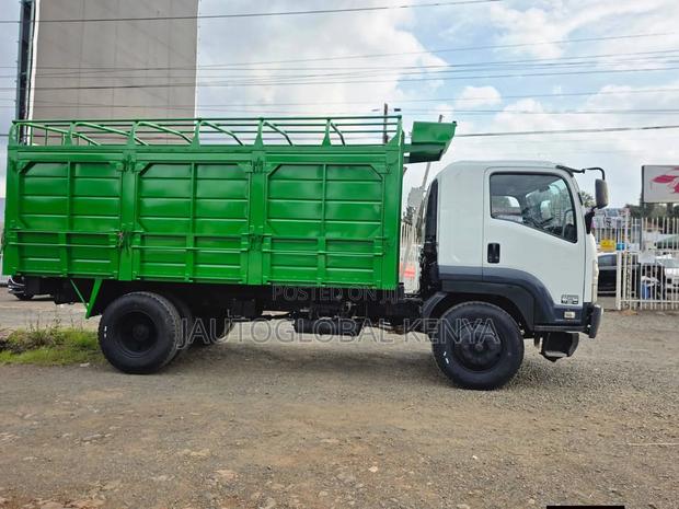 Isuzu FTR Financing - thumbnail 2