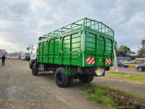 Isuzu FTR Financing - thumbnail 3