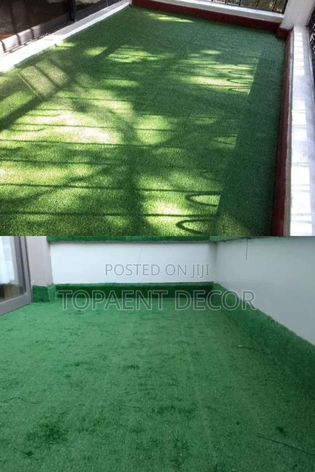 Light Na Dark Green Water Resistant Artificial Green Grass Carpet
