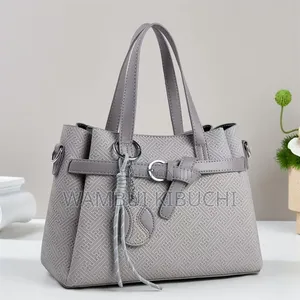 Trendy Medium Handbags