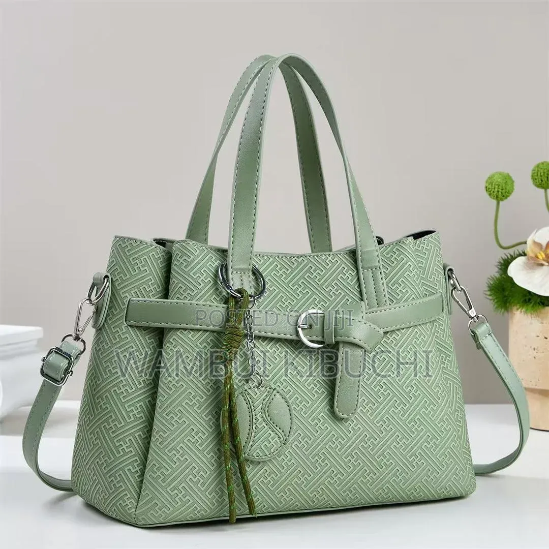 Trendy Medium Handbags