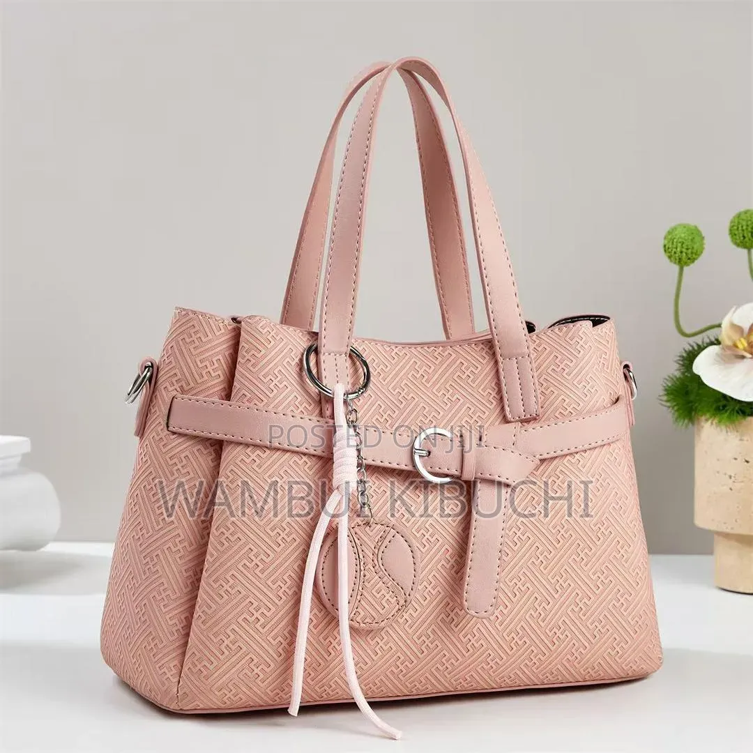 Trendy Medium Handbags