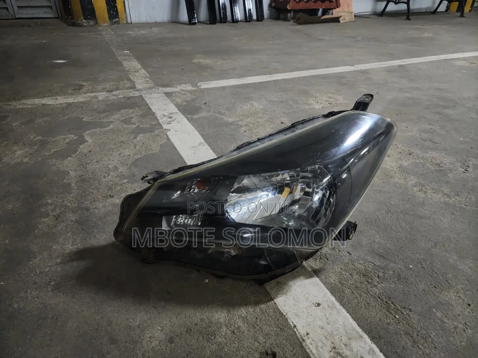 Toyota Vitz Headlight