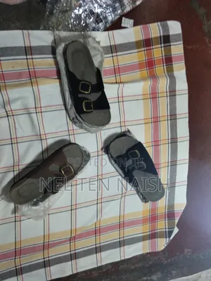 Women Manyoya Shoes and Men's Open Shes