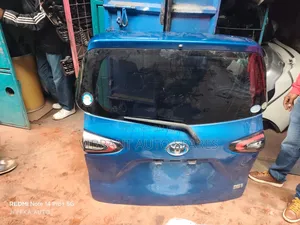 Toyota Sienta 2015-2018 Boot With Red Lights