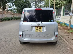 Toyota Sienta 1.5 FWD 2014 Silver