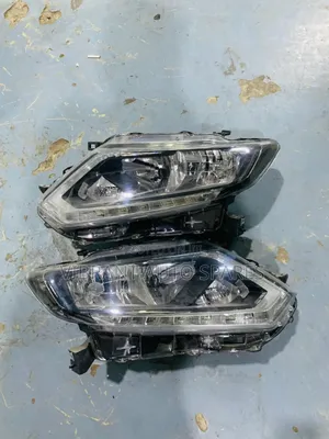 Nissan X-Trail Nt32 Headlight