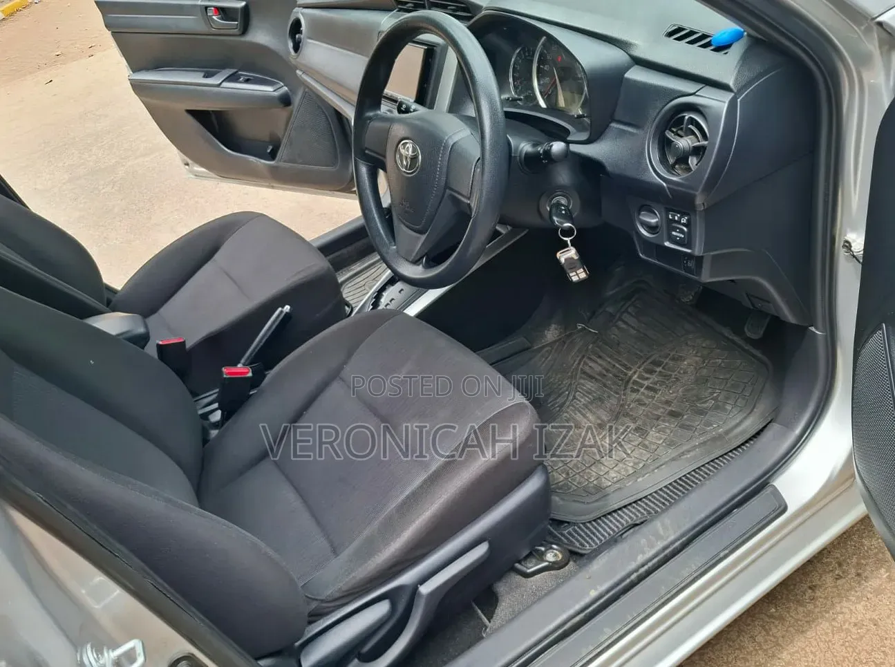 Toyota Corolla Fielder 2017 Silver