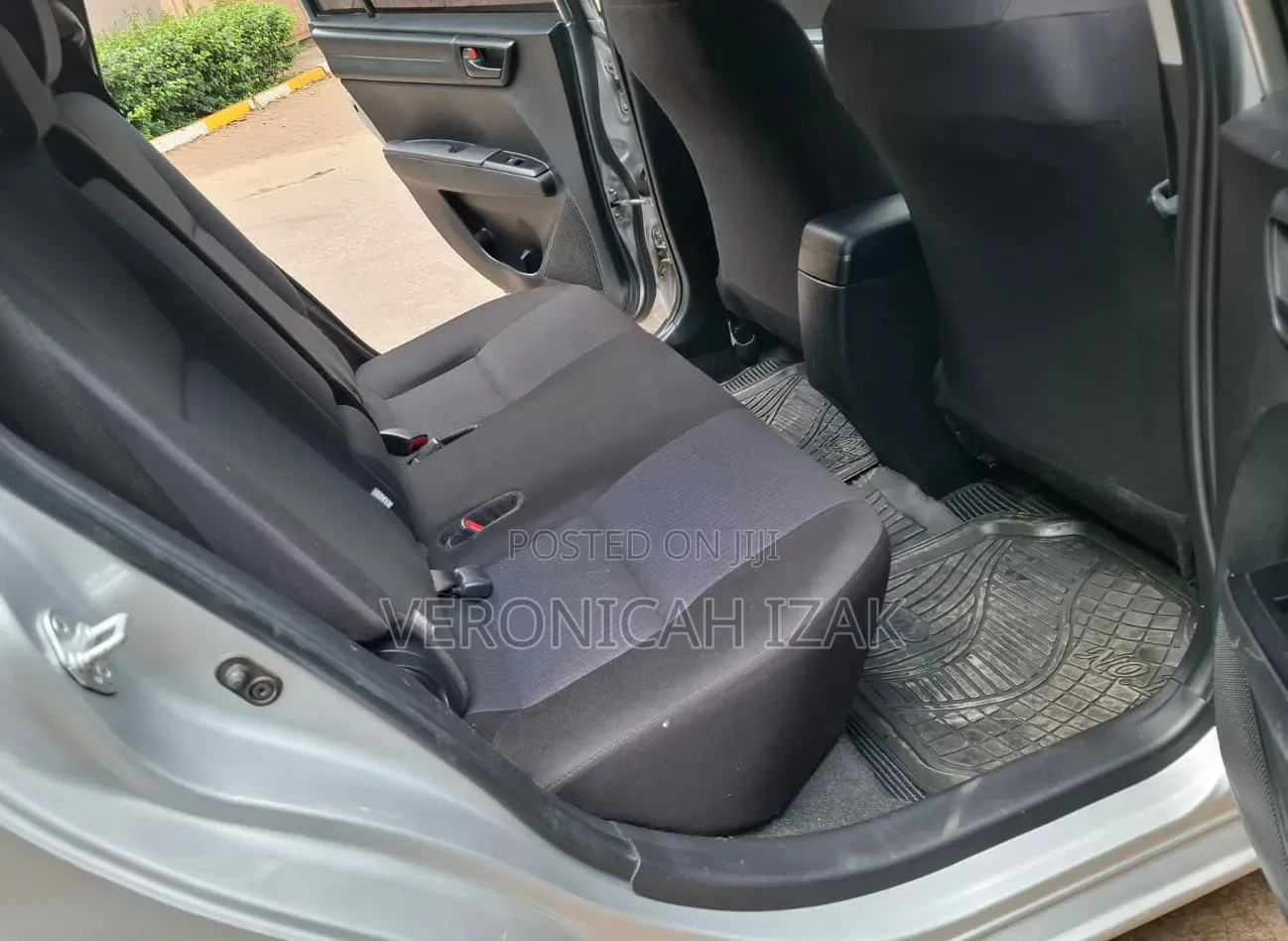 Toyota Corolla Fielder 2017 Silver