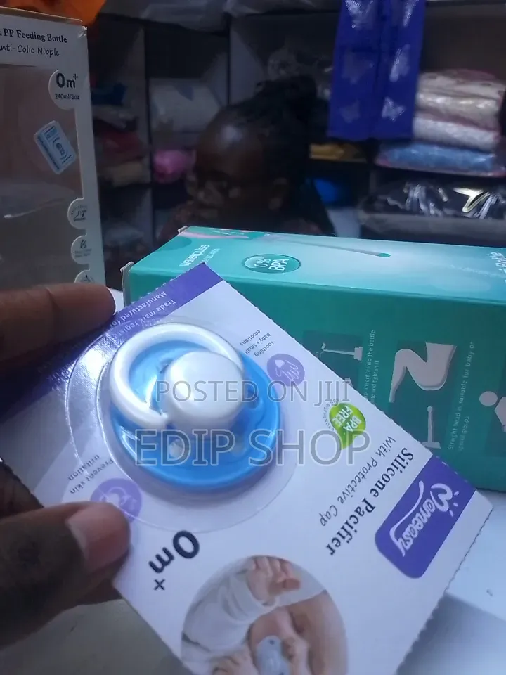 *Momeasy Baby Pacifier *