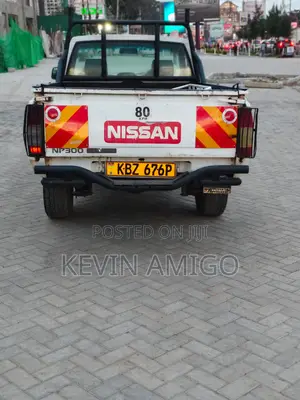 Nissan Hardbody 2013 White