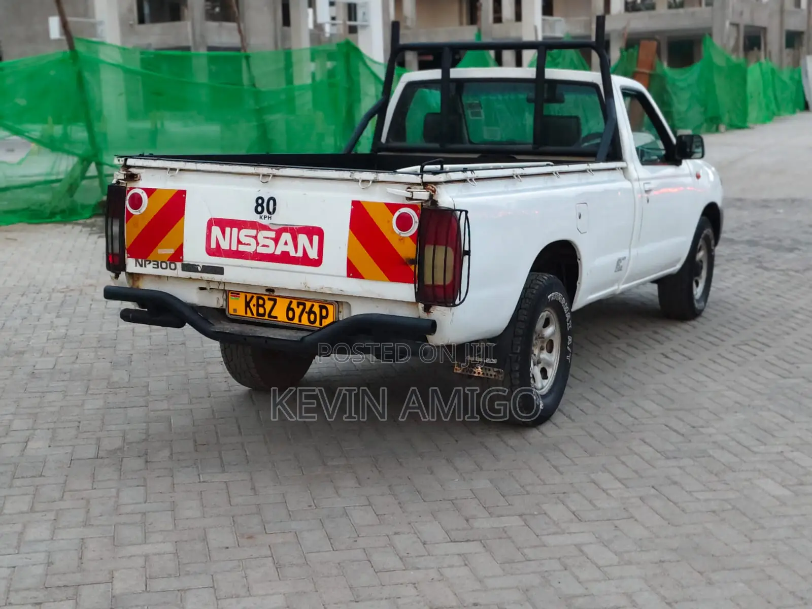 Nissan Hardbody 2013 White
