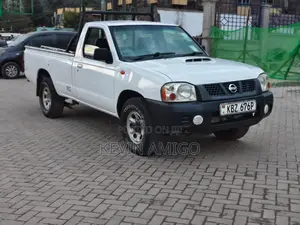Nissan Hardbody 2013 White