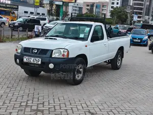 Nissan Hardbody 2013 White