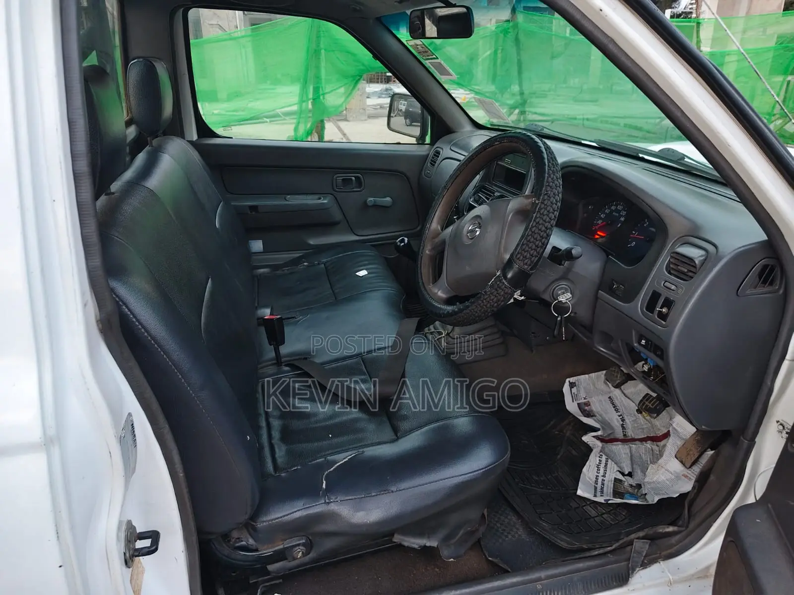 Nissan Hardbody 2013 White