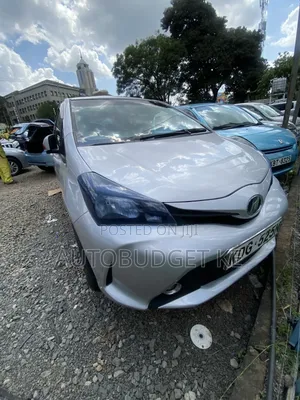 Toyota Vitz 1.0 FWD 3dr 2014 Silver